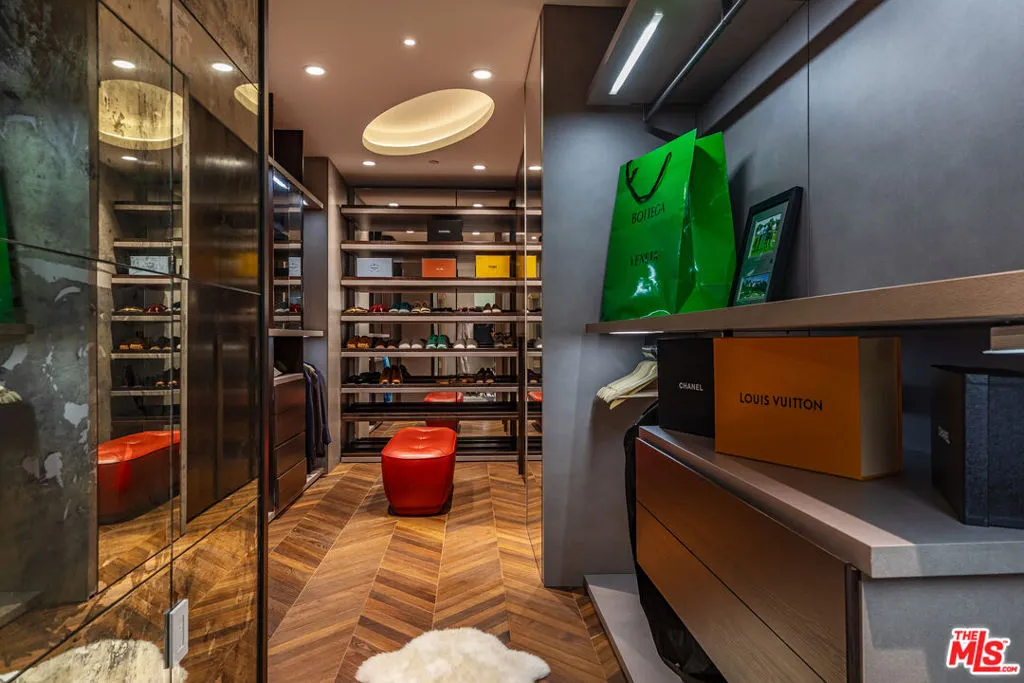 10727 Wilshire Boulevard 1805, Los Angeles, California 90024 home-pic-23